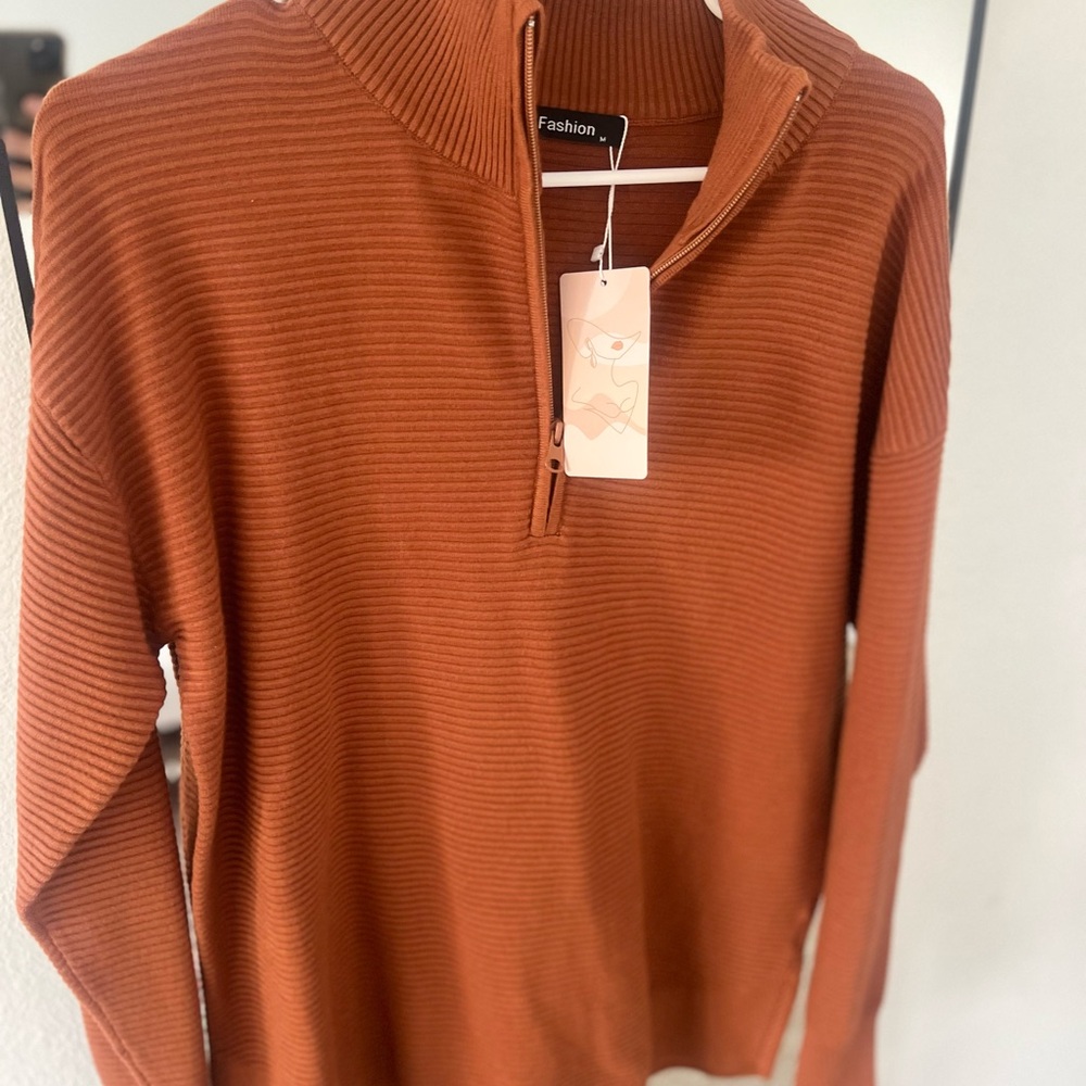 Amazon Women's V-Neck Sweater - Rust